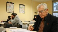 Samsun’da 80 Yaşında Torunları için Almanca Öğrenmeye Çalışıyor