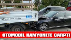 Otomobil Kamyonete Çarptı