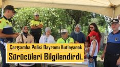 Çarşamba Polisi bayramı kutlayarak sürücüleri bilgilendirdi.  