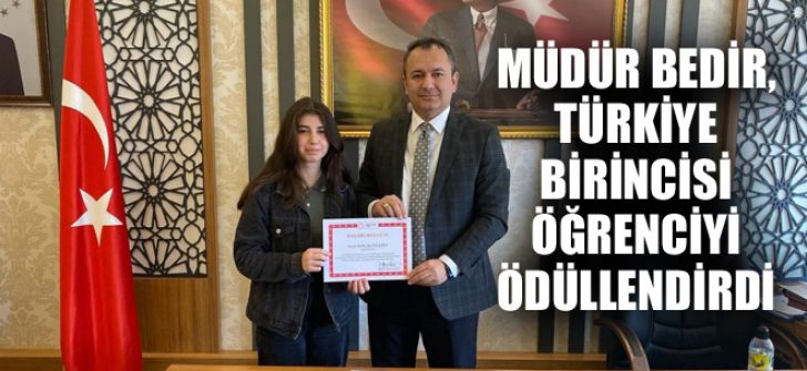 Müdür Bedir, Türkiye Birincisi Öğrenciyi Ödüllendirdi